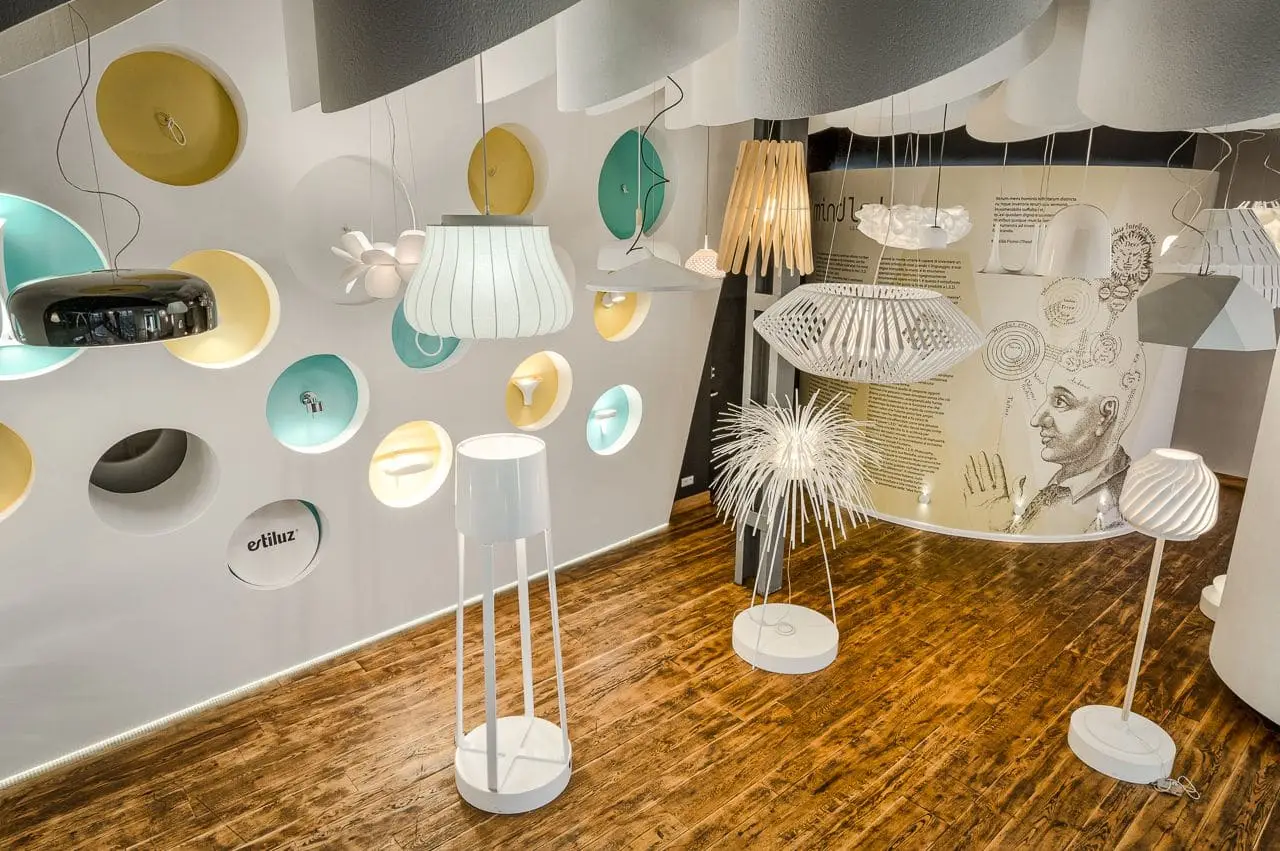 Showroom z oświetleniem LaFaktoria — Warszawa, Ochota