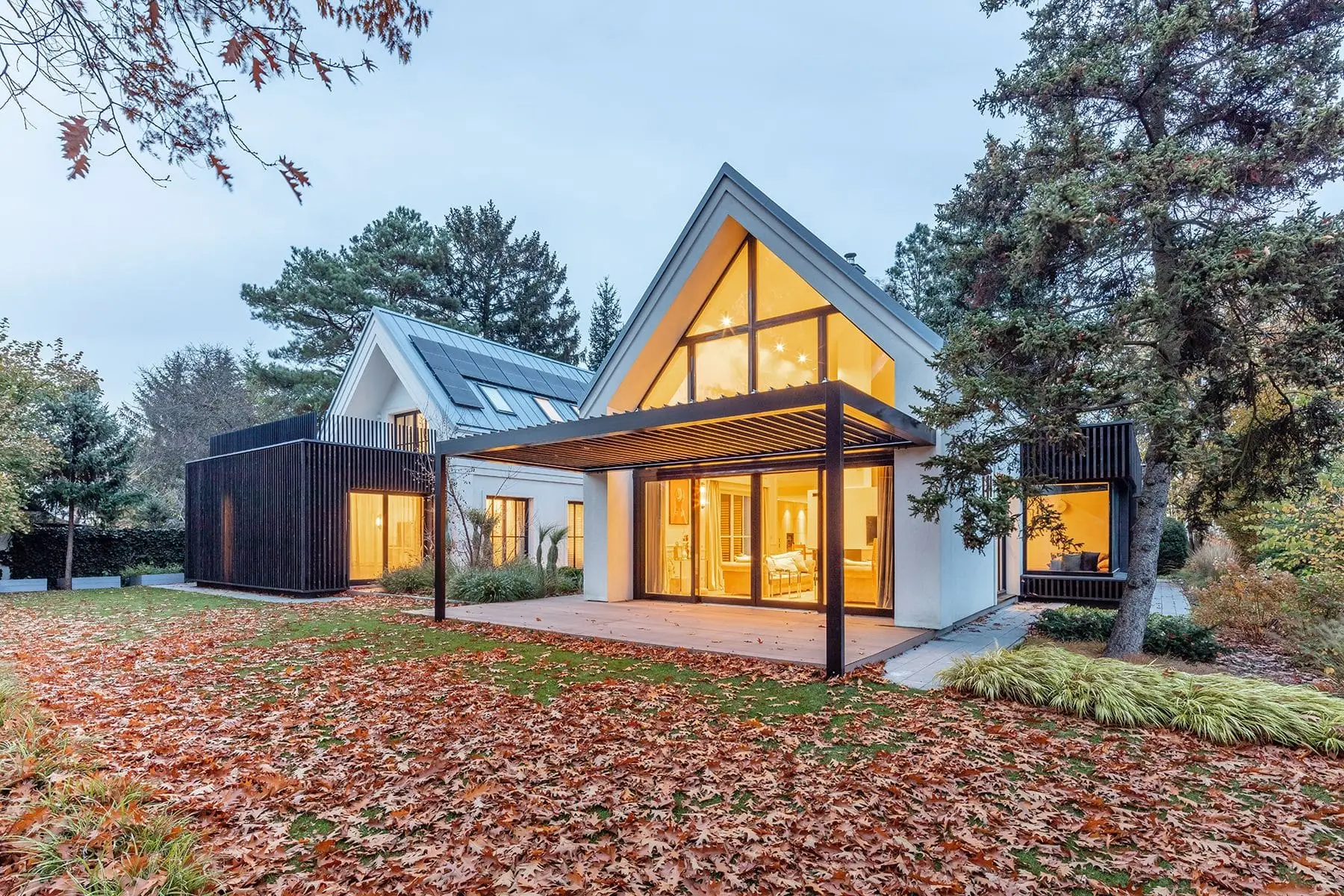Classic Meets Japanese Minimalism — Michałowice, Mazowieckie — Architectural design