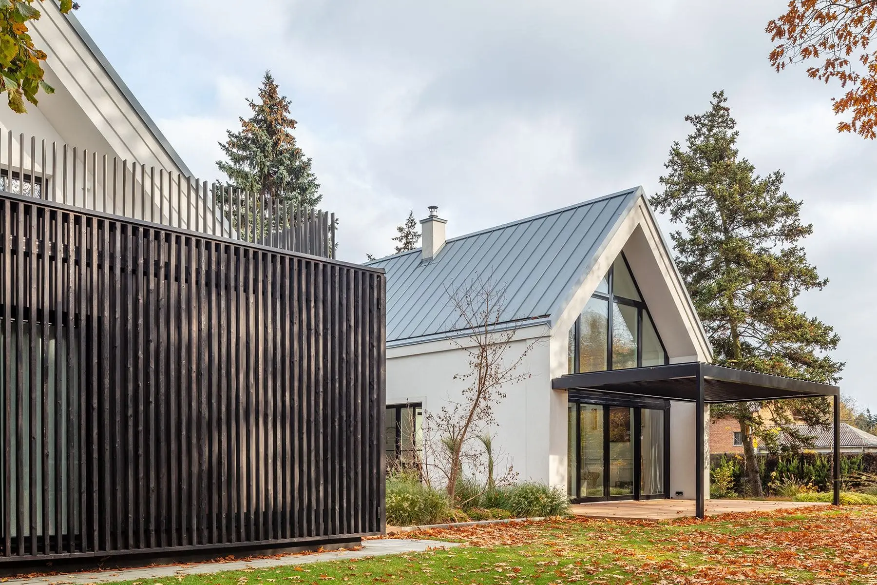 Classic Meets Japanese Minimalism — Michałowice, Mazowieckie — Architectural design